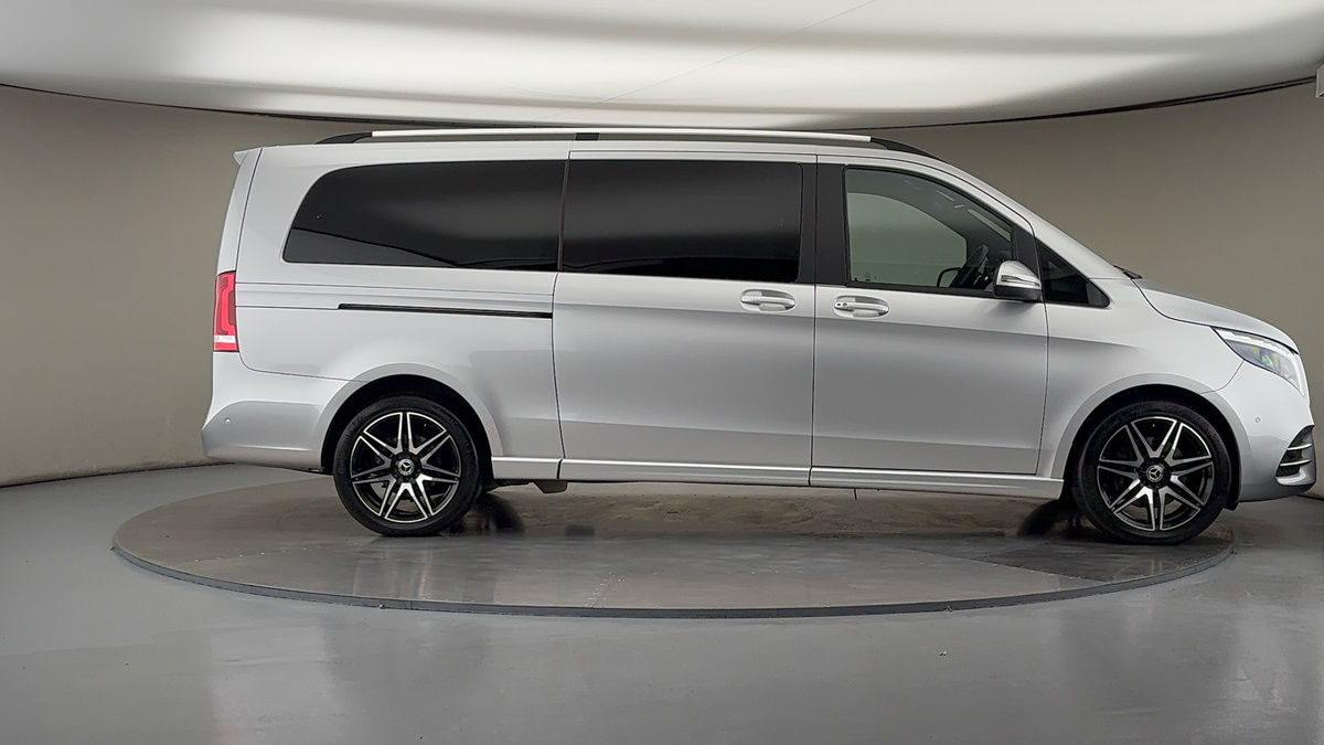 Used Mercedes-Benz V-Class 2023 for sale - 75924509: Photo 16