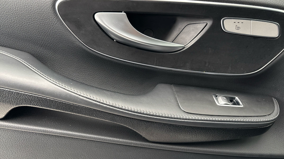 Used Mercedes-Benz V-Class 2023 for sale - 75924509: Photo 19