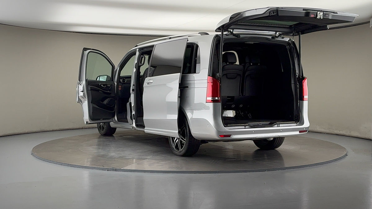 Used Mercedes-Benz V-Class 2023 for sale - 75924509: Photo 23