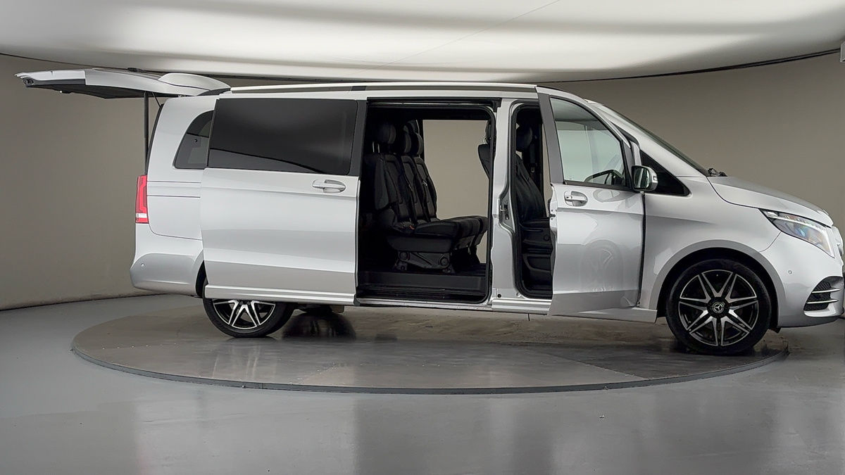 Used Mercedes-Benz V-Class 2023 for sale - 75924509: Photo 55