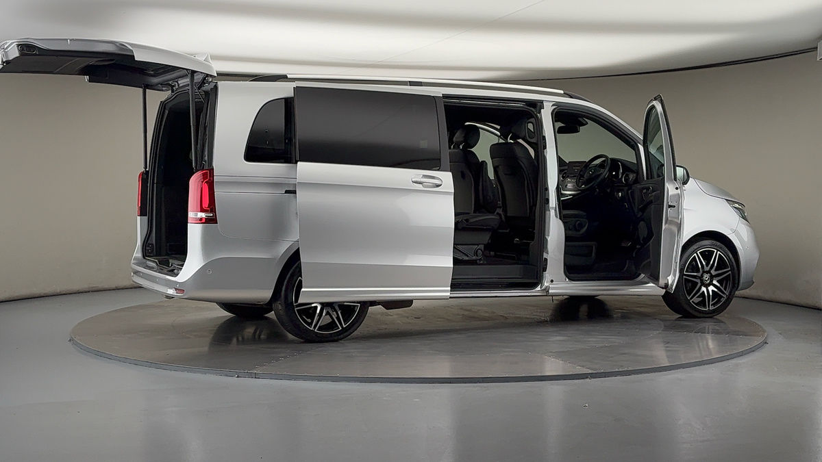 Used Mercedes-Benz V-Class 2023 for sale - 75924509: Photo 57