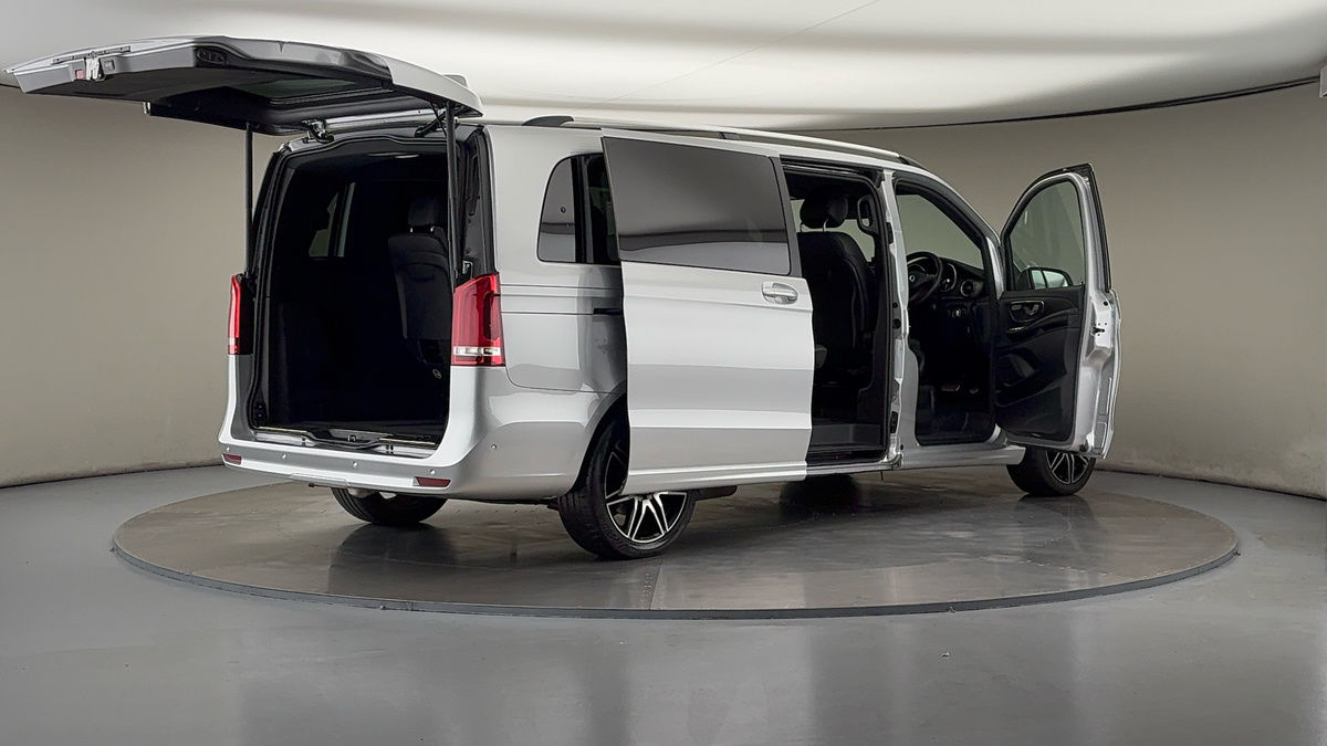 Used Mercedes-Benz V-Class 2023 for sale - 75924509: Photo 58