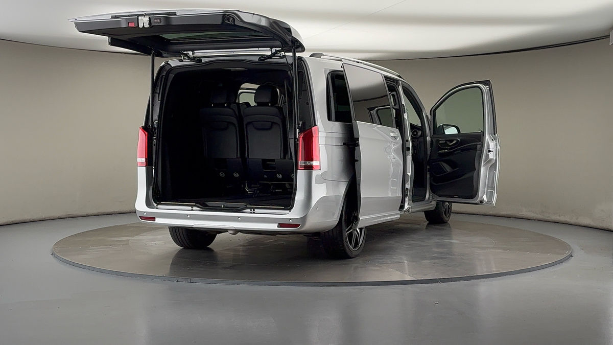 Used Mercedes-Benz V-Class 2023 for sale - 75924509: Photo 59