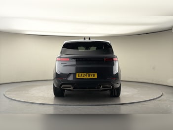 Used Land Rover Range Rover Sport 2024 for sale - 77880811: Photo
