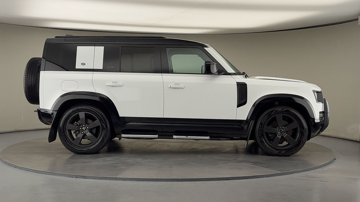 Used Land Rover Defender 110 2021 for sale - 75924515: Photo 16