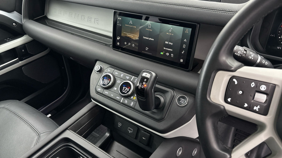 Used Land Rover Defender 110 2024 for sale - 75999285: Photo 18