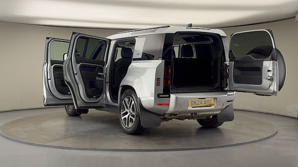 Used Land Rover Defender 110 2024 for sale - 75999285: Photo 23