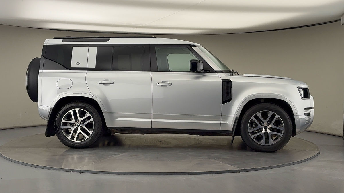 Used Land Rover Defender 110 2024 for sale - 75999285: Photo 36