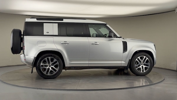 Used Land Rover Defender 110 2024 for sale - 75999285: Photo 37
