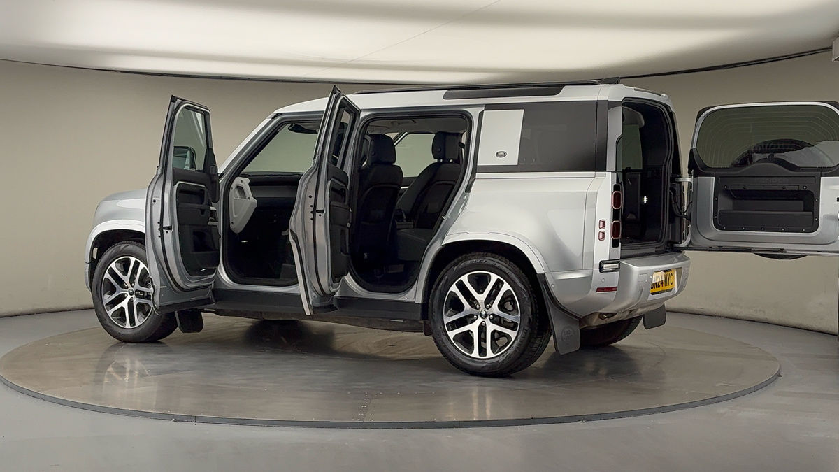 Used Land Rover Defender 110 2024 for sale - 75999285: Photo 45