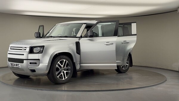 Used Land Rover Defender 110 2024 for sale - 75999285: Photo 49