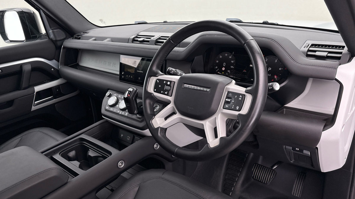 Used Land Rover Defender 110 2024 for sale - 75999285: Photo 5