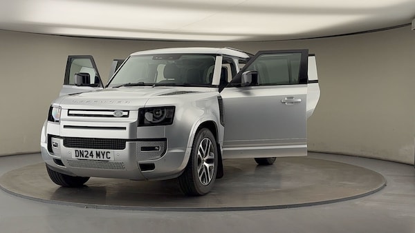 Used Land Rover Defender 110 2024 for sale - 75999285: Photo 50
