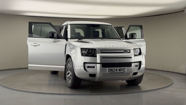 Used Land Rover Defender 110 2024 for sale - 75999285: Photo 52
