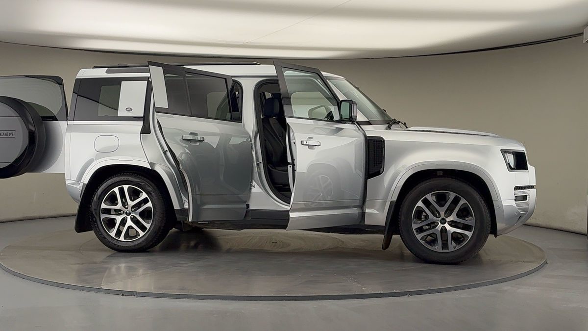 Used Land Rover Defender 110 2024 for sale - 75999285: Photo 55