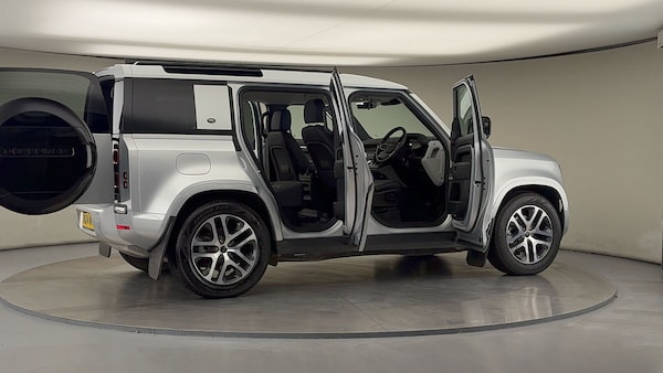 Used Land Rover Defender 110 2024 for sale - 75999285: Photo 57