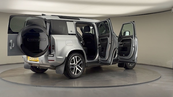 Used Land Rover Defender 110 2024 for sale - 75999285: Photo 58