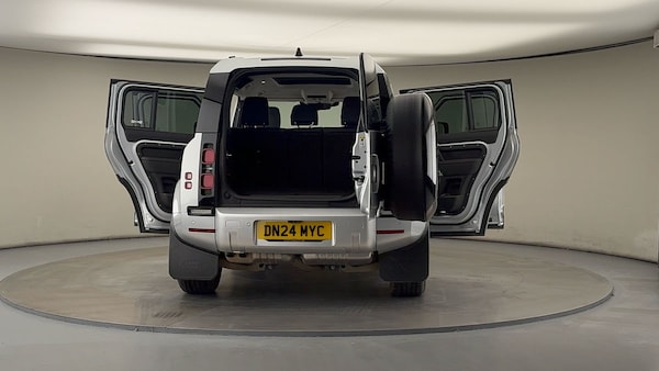 Used Land Rover Defender 110 2024 for sale - 75999285: Photo 60