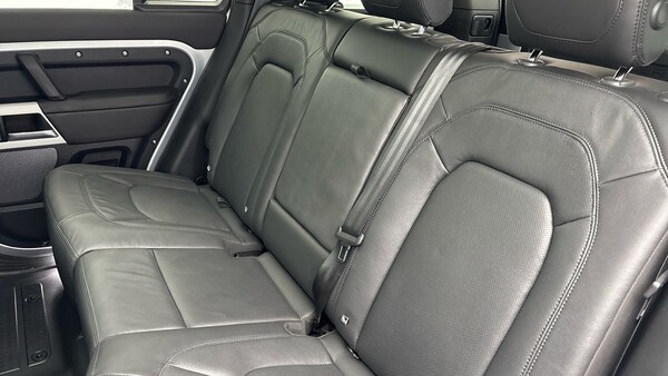 Used Land Rover Defender 110 2024 for sale - 75999285: Photo 8