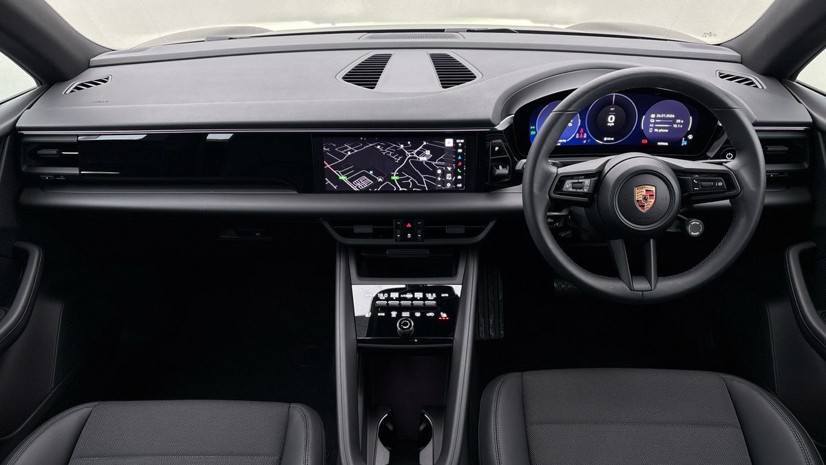 Used Porsche Macan 2025 for sale - 77494465: Photo 12