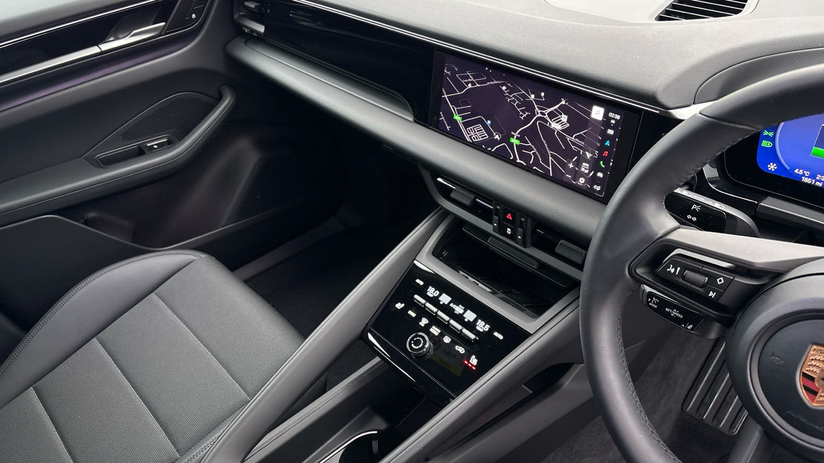 Used Porsche Macan 2025 for sale - 77494465: Photo 18