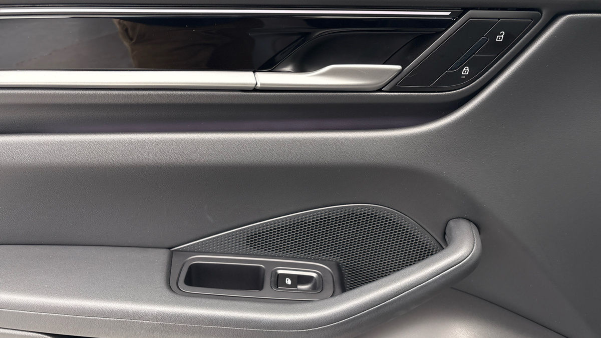 Used Porsche Macan 2025 for sale - 77494465: Photo 19