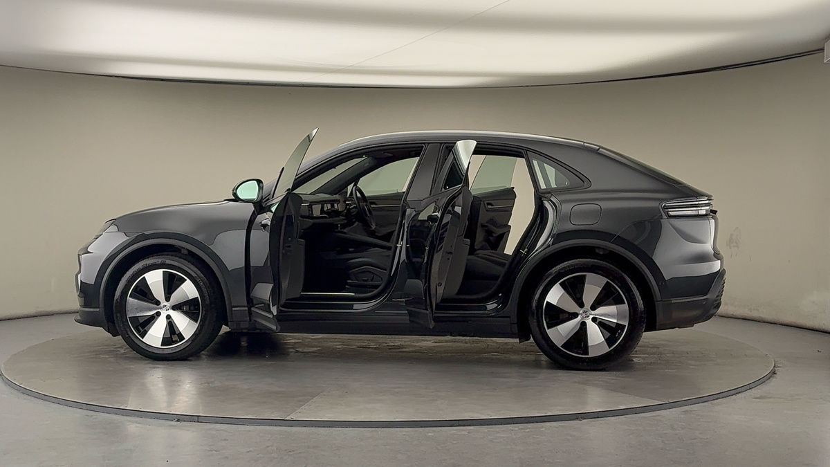 Used Porsche Macan 2025 for sale - 77494465: Photo 46