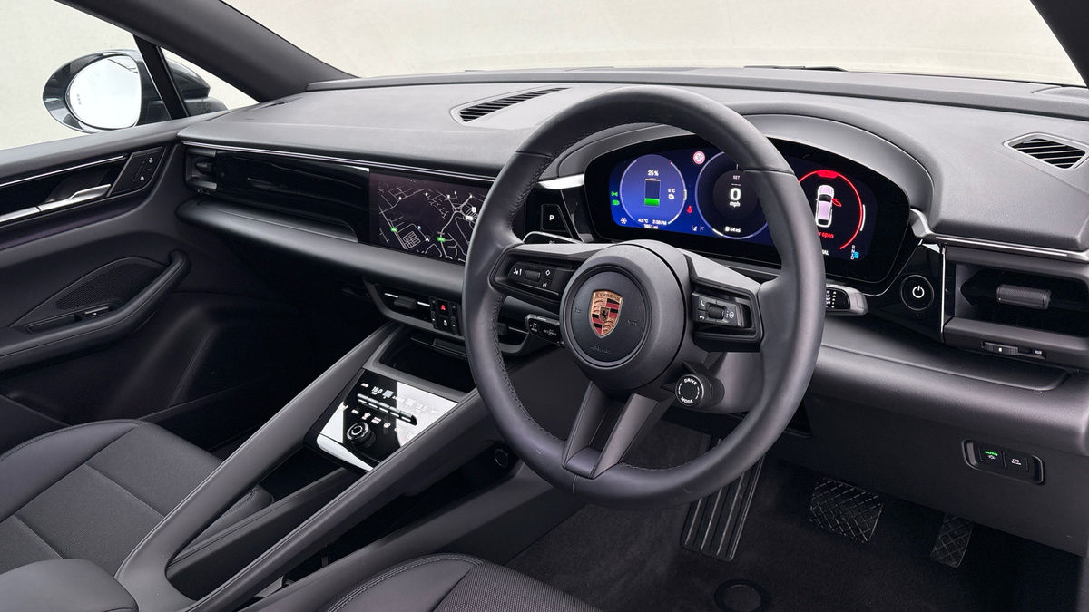 Used Porsche Macan 2025 for sale - 77494465: Photo 5