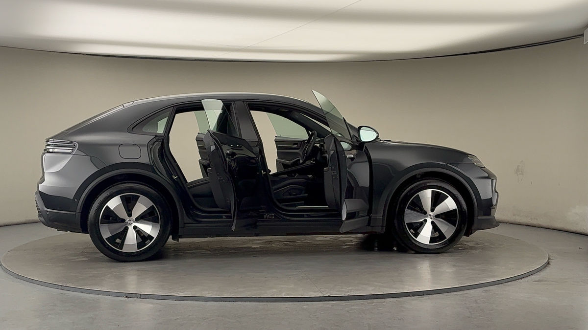 Used Porsche Macan 2025 for sale - 77494465: Photo 56