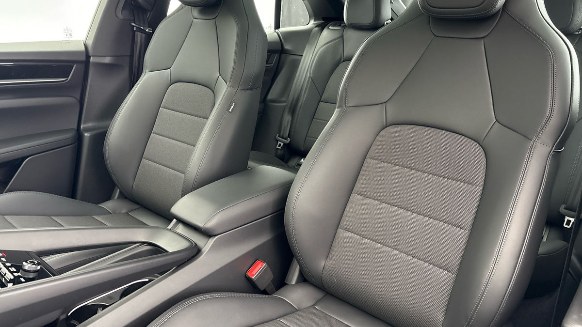 Used Porsche Macan 2025 for sale - 77494465: Photo 7