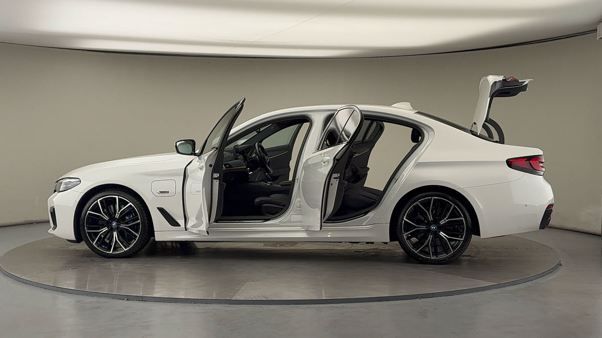 Used BMW 5 Series 2022 for sale - 76119513: Photo 46