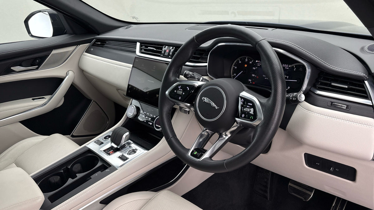 Used Jaguar F-Pace 2023 for sale - 77906153: Photo 5