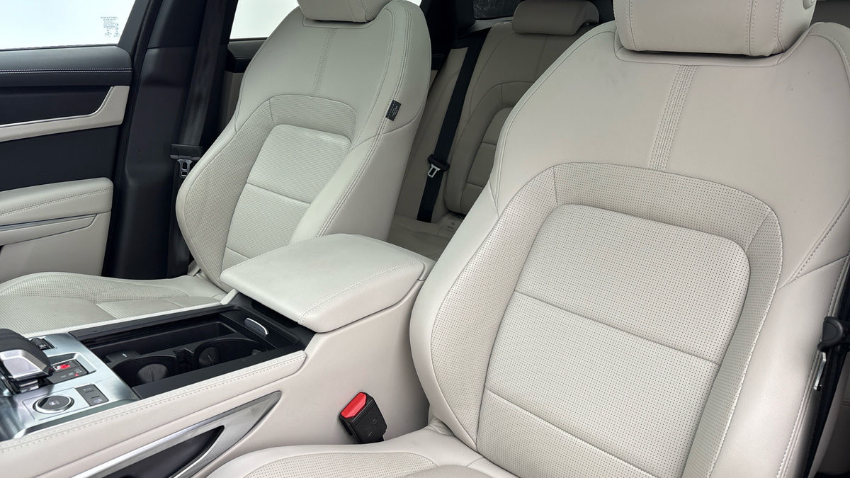 Used Jaguar F-Pace 2023 for sale - 77906153: Photo 7