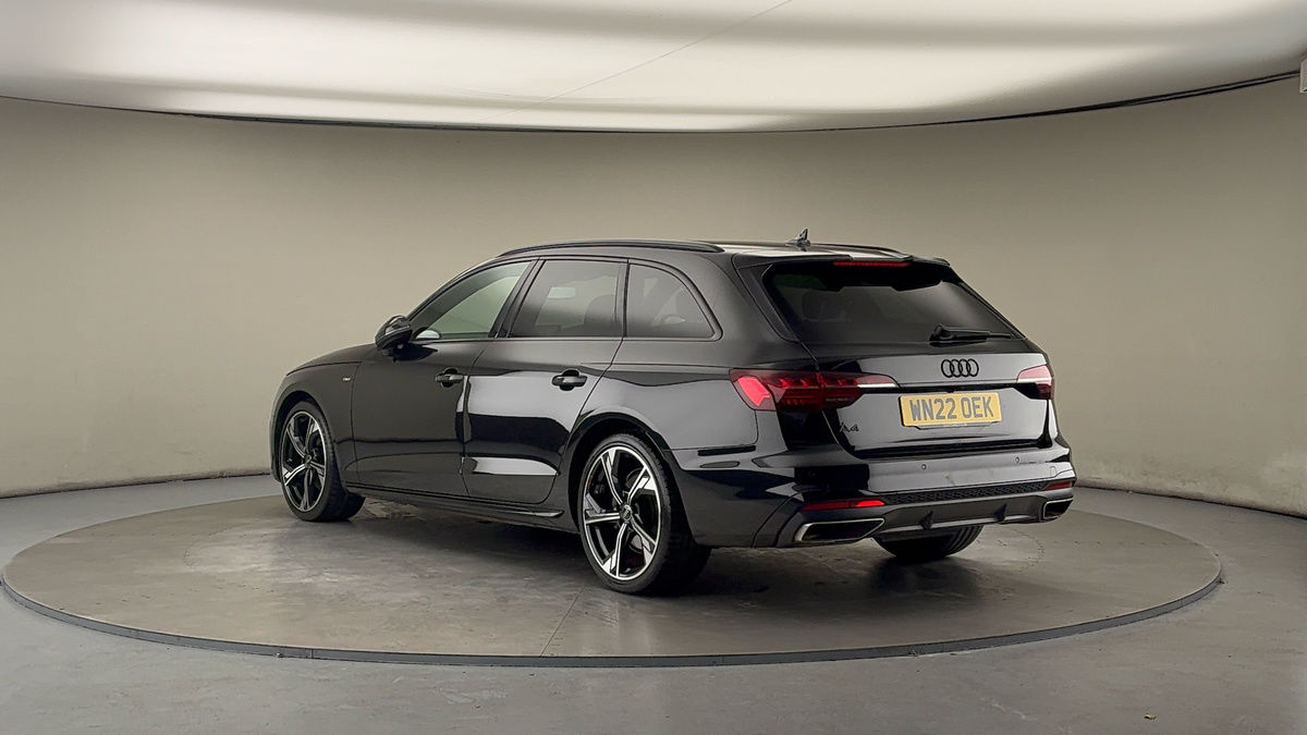 Used Audi A4 Avant 2022 for sale - 76396743: Photo 2