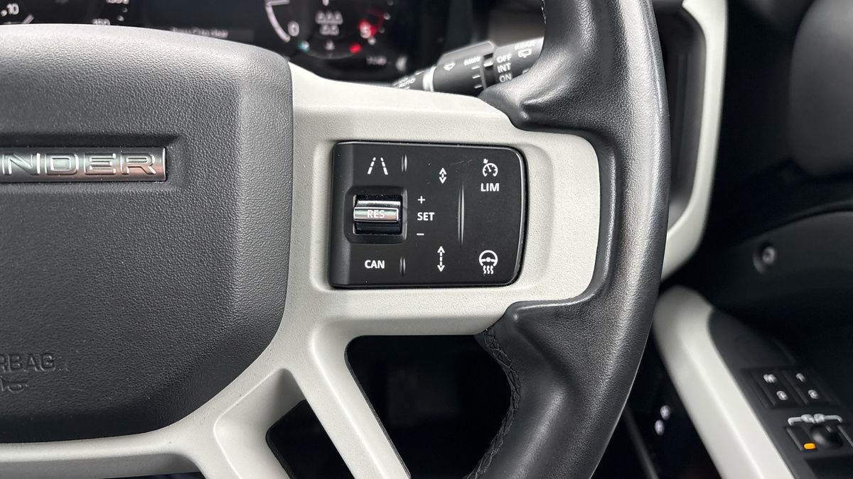 Used Land Rover Defender 110 2023 for sale - 77342459: Photo 14