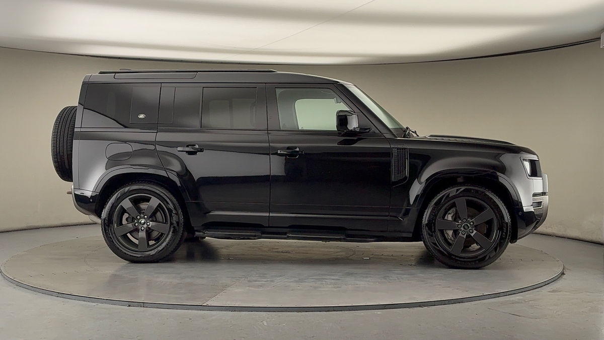 Used Land Rover Defender 110 2023 for sale - 77342459: Photo 38