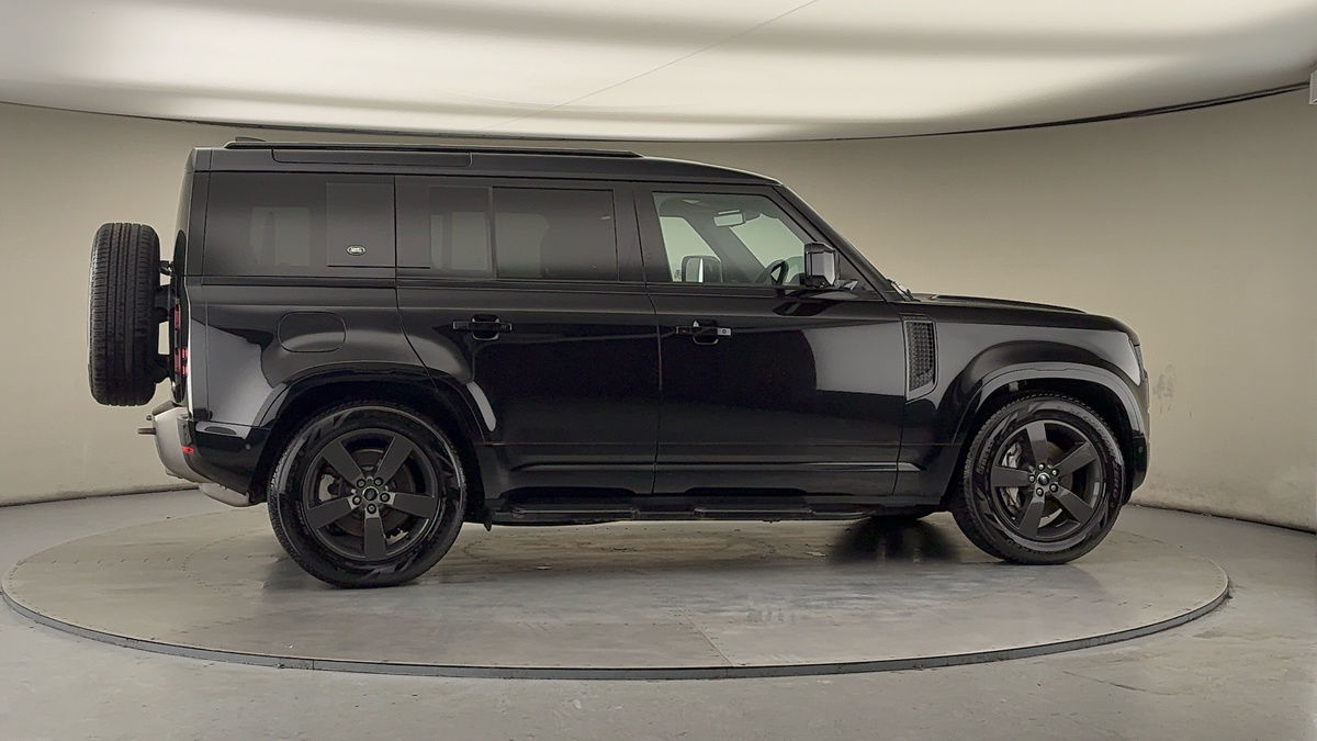 Used Land Rover Defender 110 2023 for sale - 77342459: Photo 39