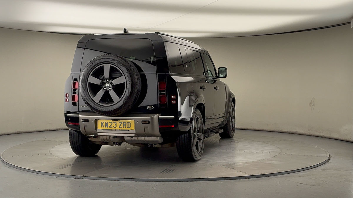 Used Land Rover Defender 110 2023 for sale - 77342459: Photo 42