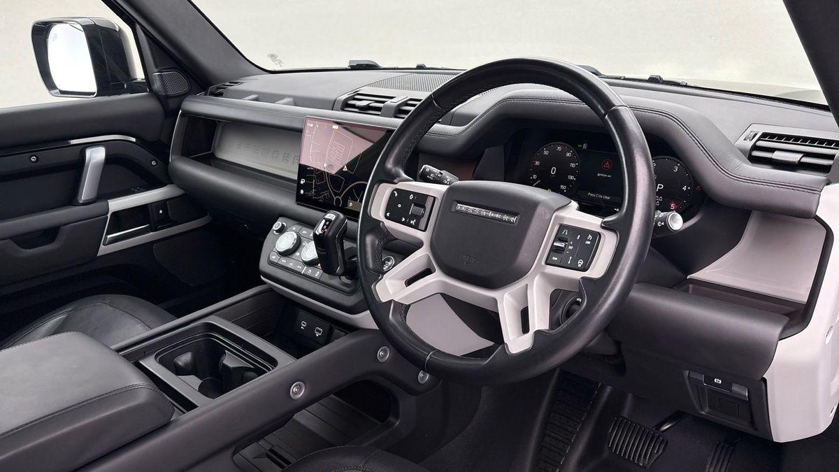 Used Land Rover Defender 110 2023 for sale - 77342459: Photo 5