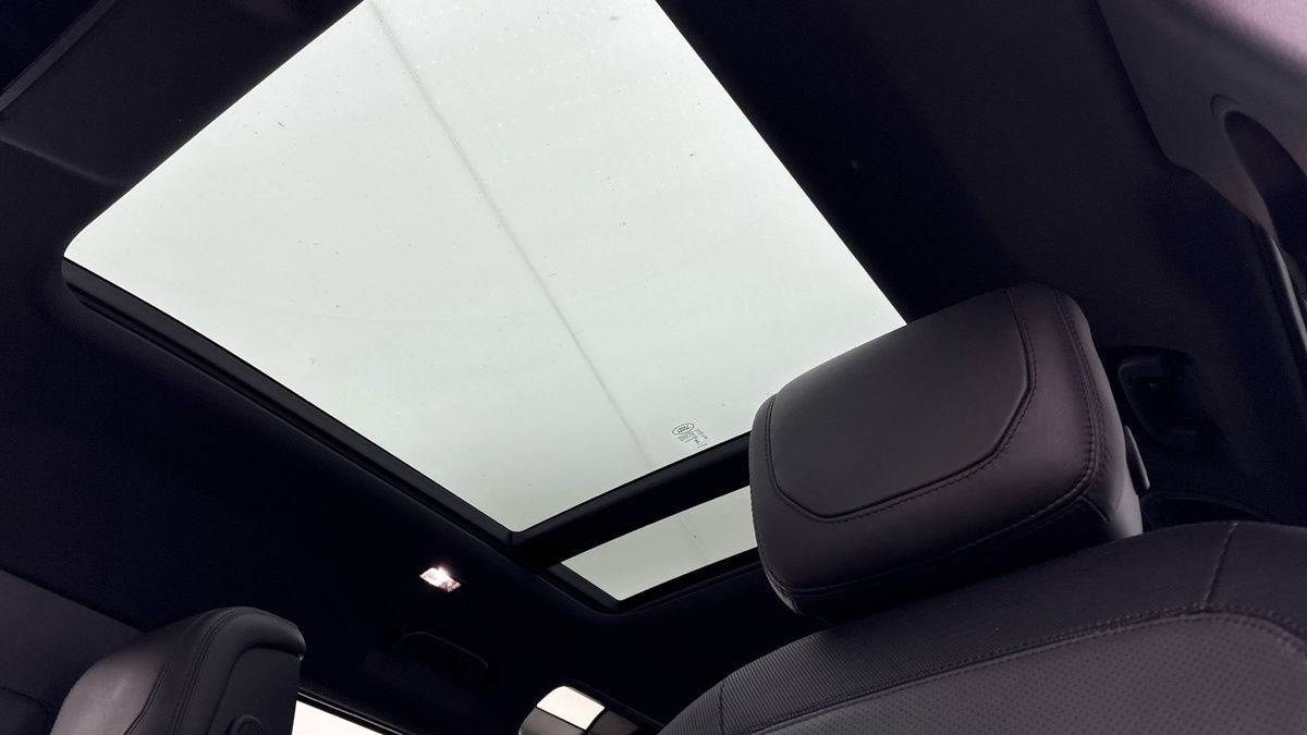 Used Land Rover Defender 110 2023 for sale - 77342459: Photo 6