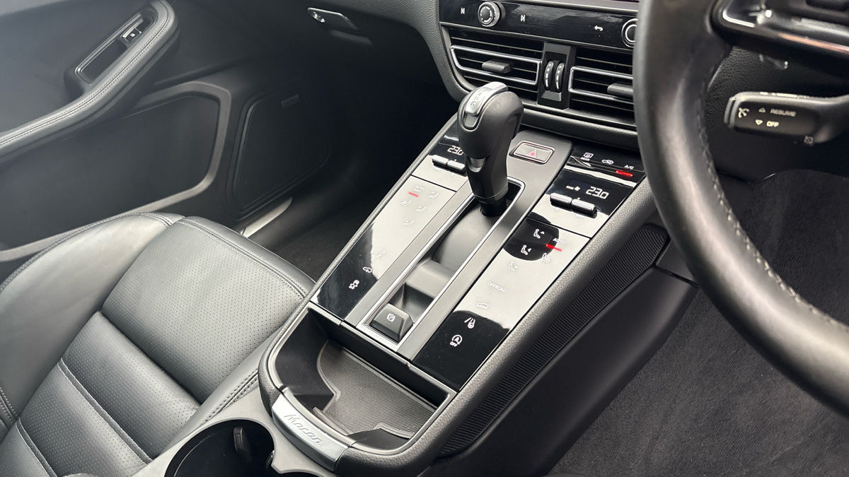 Used Porsche Macan 2022 for sale - 76387098: Photo 18