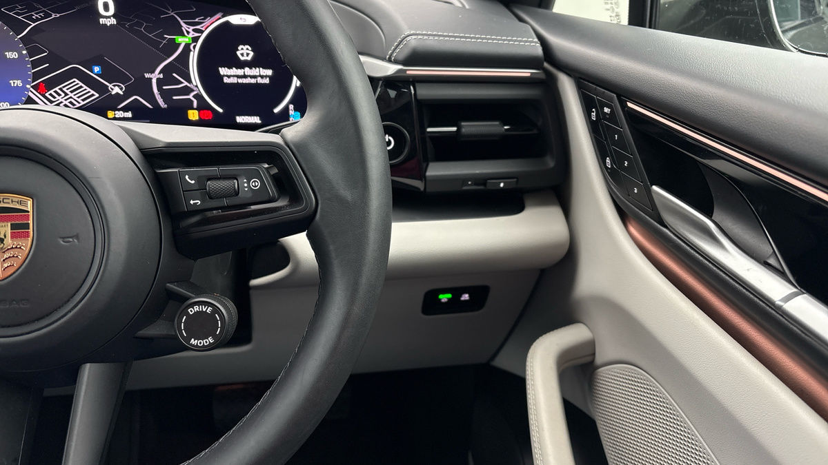 Used Porsche Macan 2025 for sale - 77065498: Photo 14