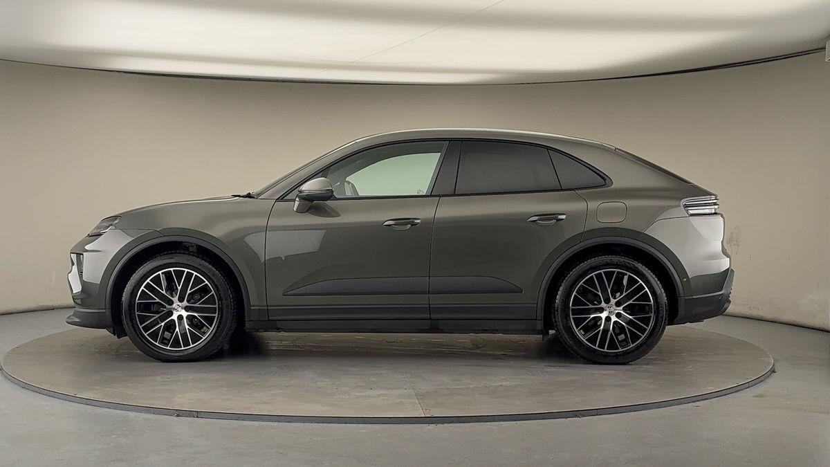 Used Porsche Macan 2025 for sale - 77065498: Photo 15