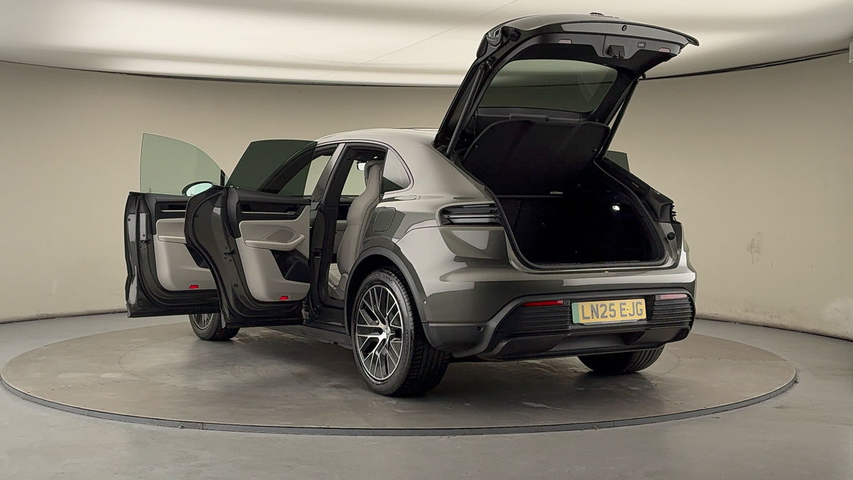 Used Porsche Macan 2025 for sale - 77065498: Photo 23