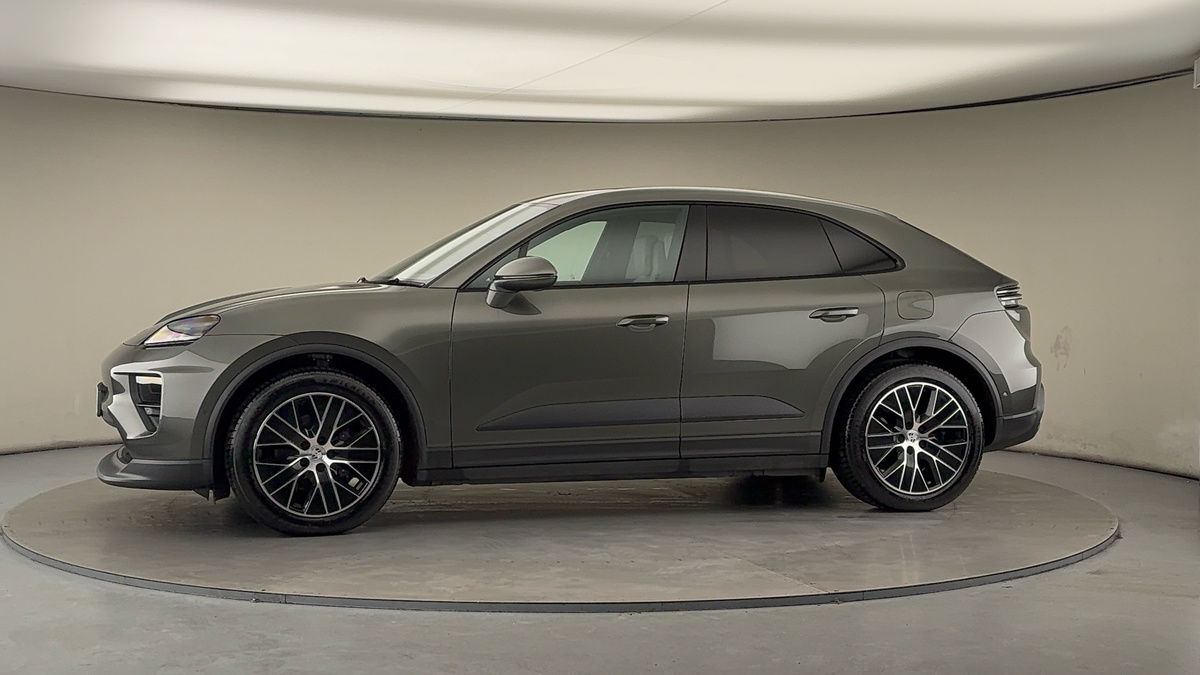 Used Porsche Macan 2025 for sale - 77065498: Photo 28