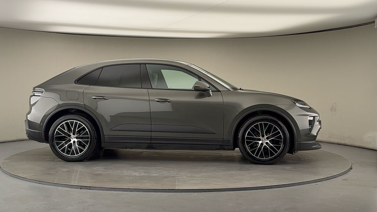 Used Porsche Macan 2025 for sale - 77065498: Photo 36