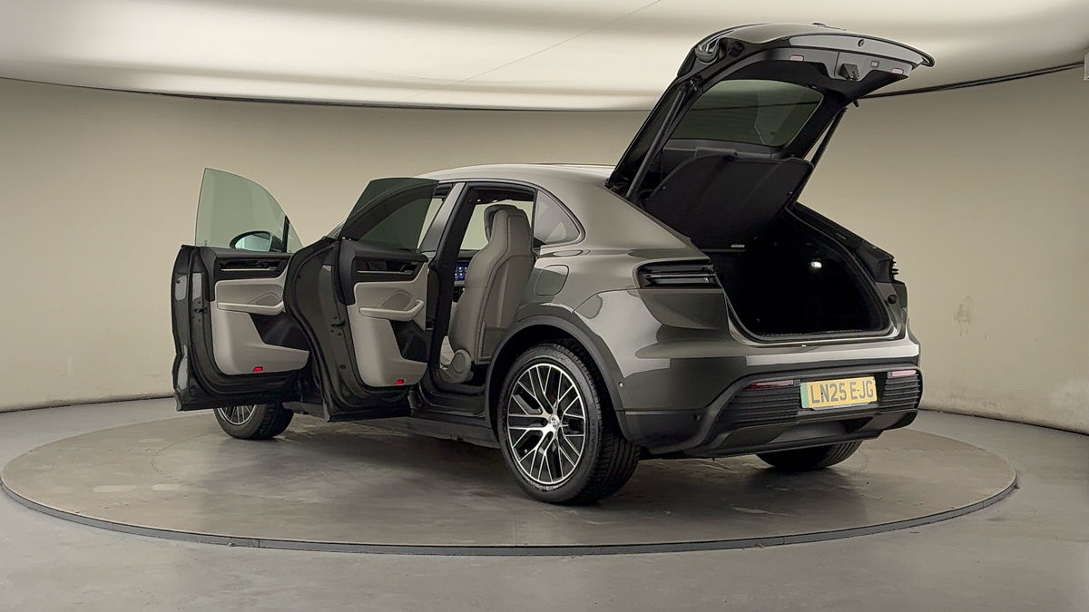 Used Porsche Macan 2025 for sale - 77065498: Photo 43