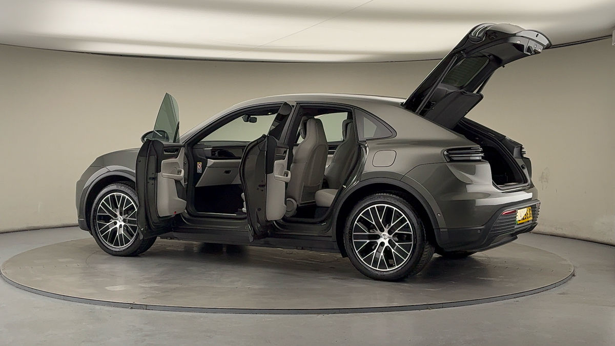 Used Porsche Macan 2025 for sale - 77065498: Photo 45