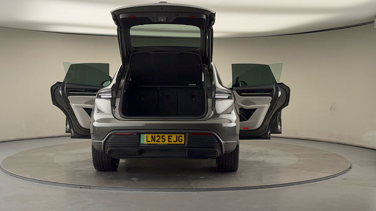 Used Porsche Macan 2025 for sale - 77065498: Photo 61