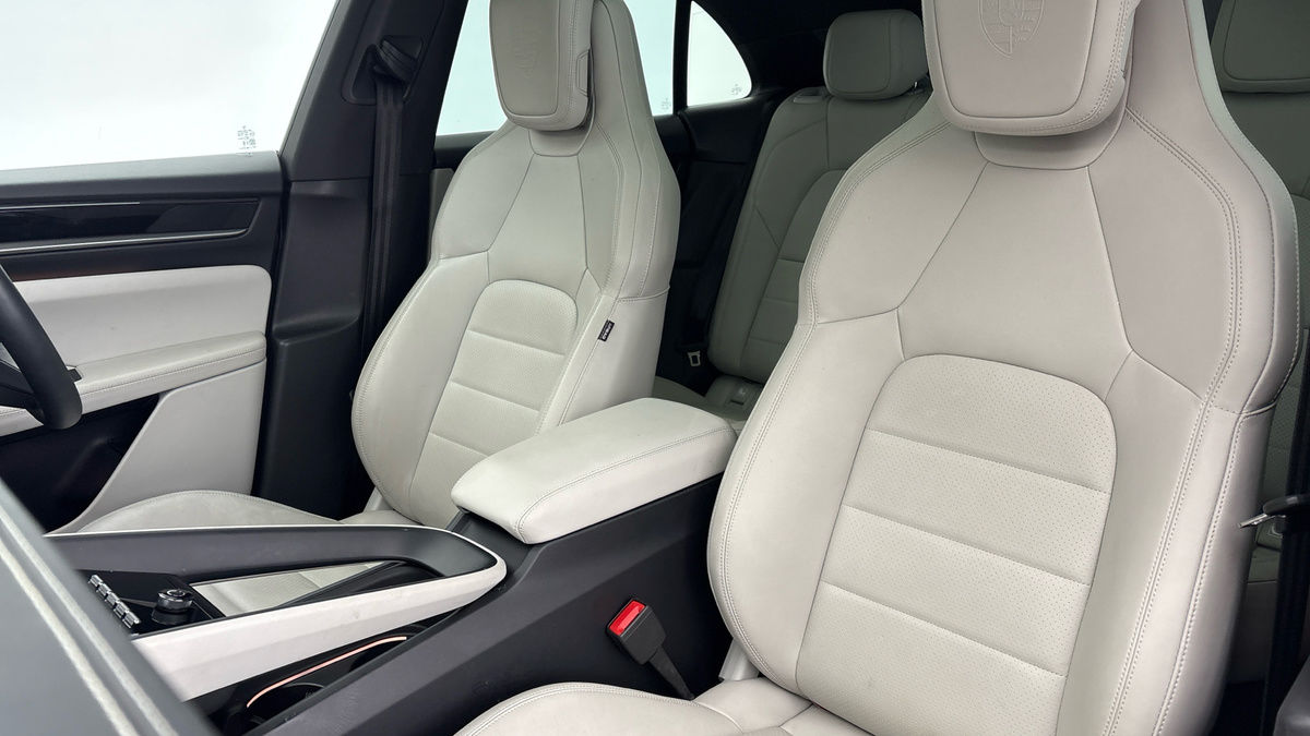 Used Porsche Macan 2025 for sale - 77065498: Photo 7